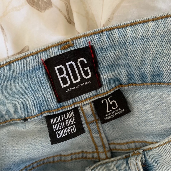 Light Wash Kick Flare High-Rise Cropped Jeans - Picture 4 of 5